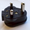 Y0087 15A round pin rubber clad plug top
